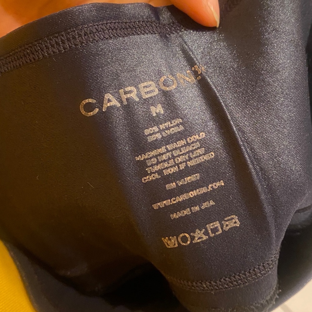 CARBON38 LEGGINGS (high rise Black M + 7/8 Red Leggings w Leopard Patterns M)